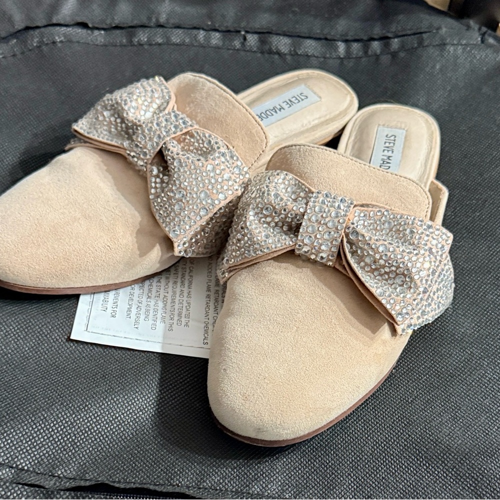 Steve Madden Tan Mules with Decorative Bow